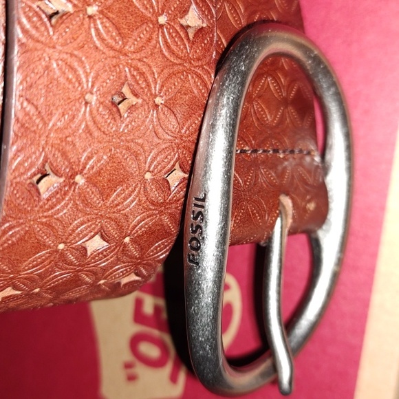 Fossil Brown Leather Belt 43 Inches - Picture 2 of 7